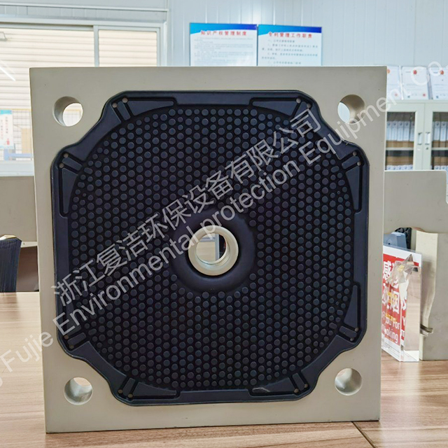 800-2000mm 橡胶隔膜板 （中间进料）